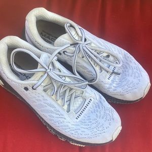 Under Armour HOVR Machina shoes 9